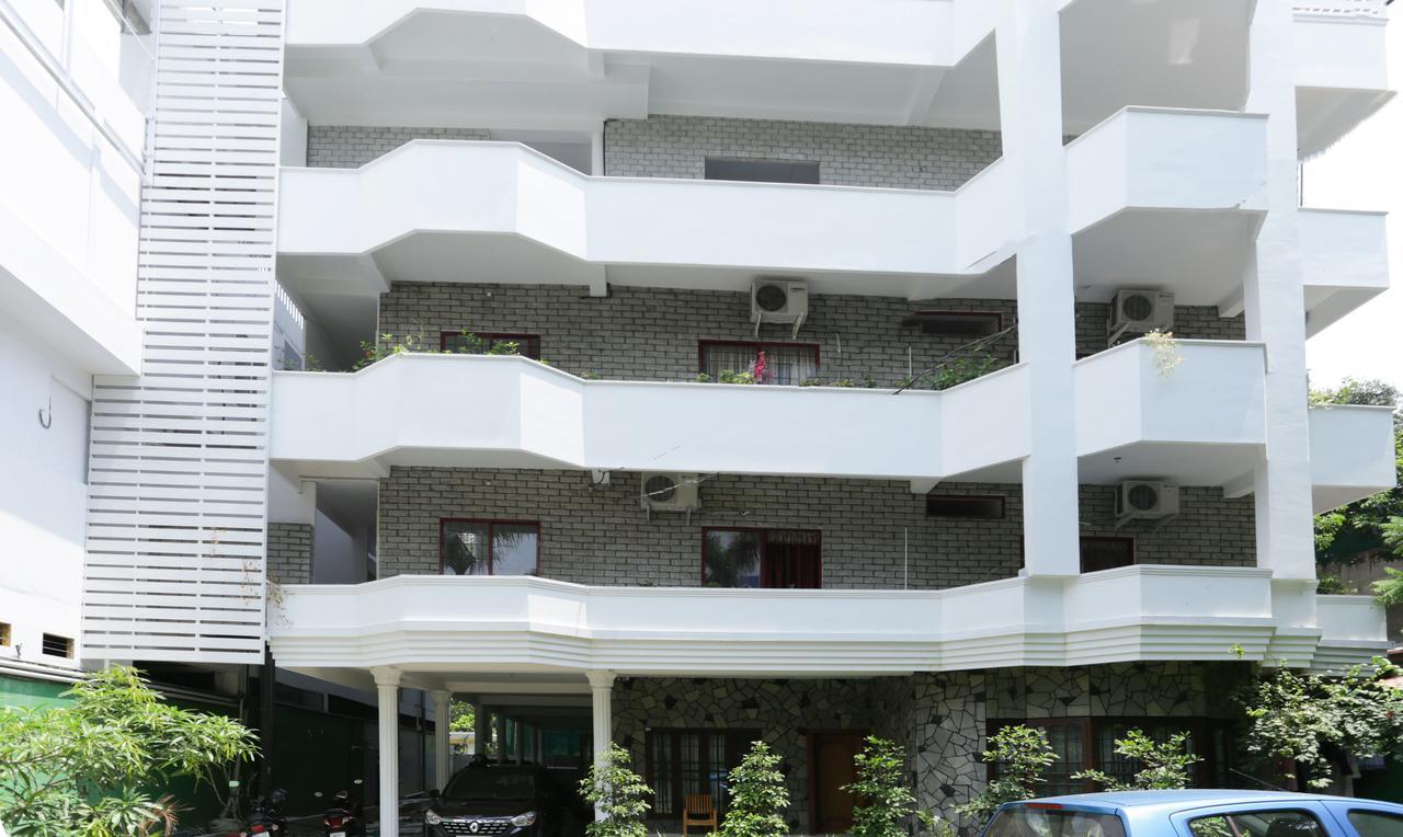 Heaven Gardens Hotel Kochi Екстериор снимка
