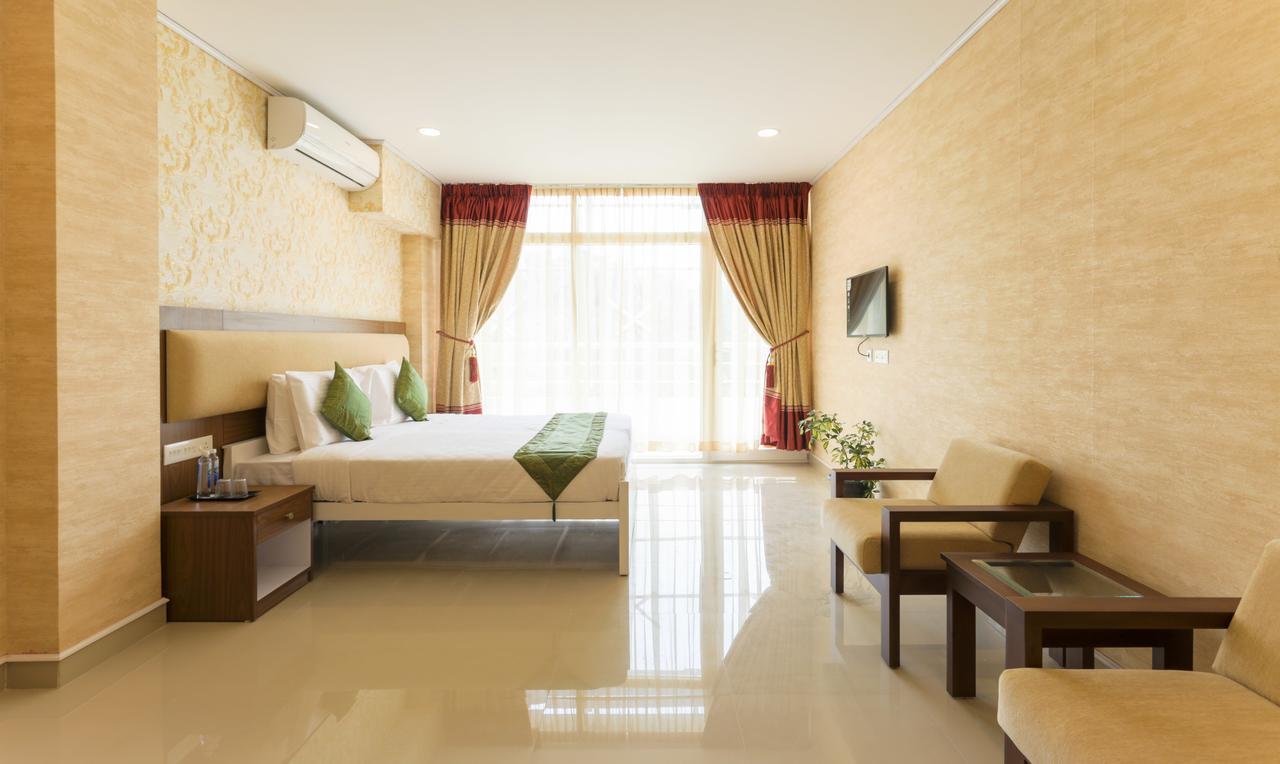 Heaven Gardens Hotel Kochi Екстериор снимка
