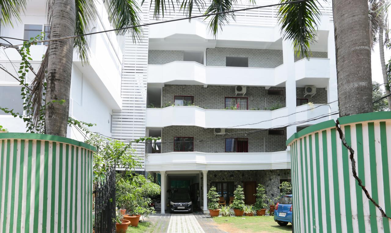 Heaven Gardens Hotel Kochi Екстериор снимка