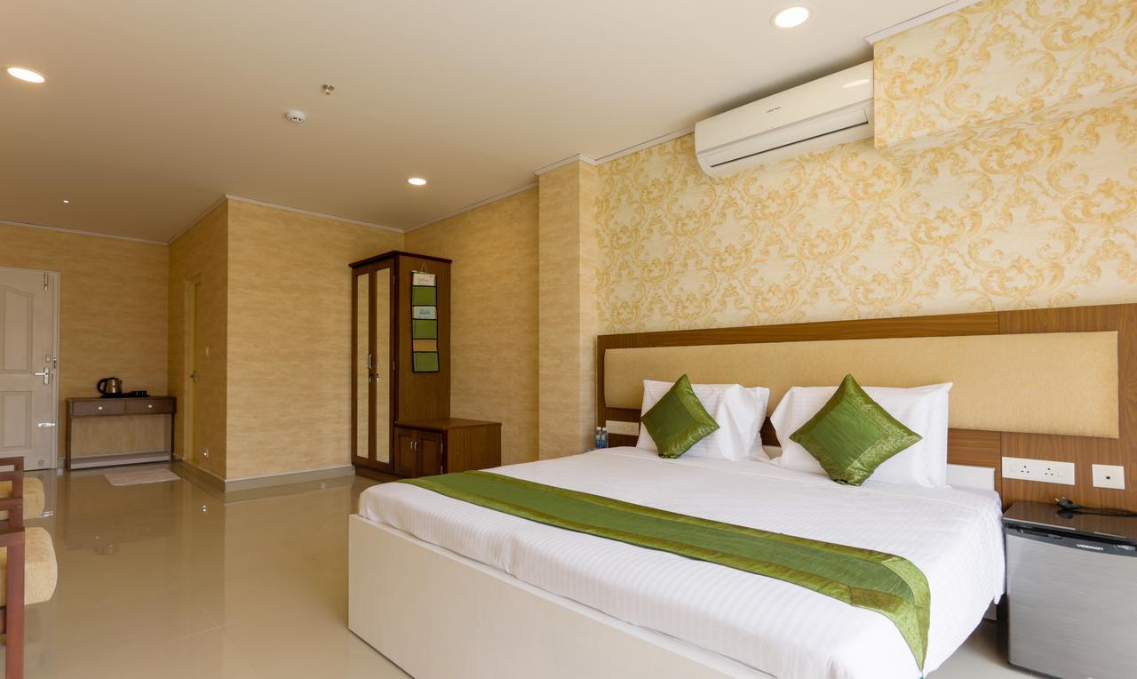 Heaven Gardens Hotel Kochi Екстериор снимка