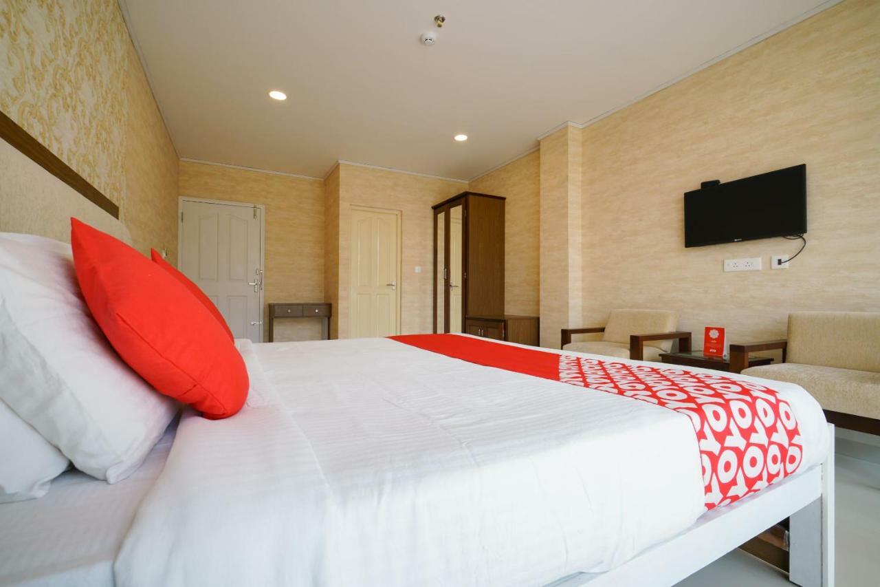 Heaven Gardens Hotel Kochi Екстериор снимка