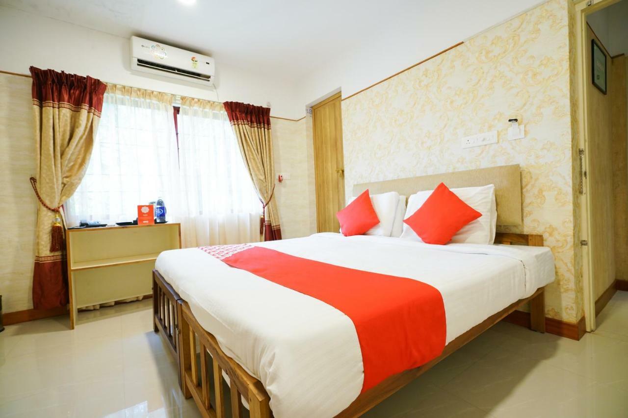 Heaven Gardens Hotel Kochi Екстериор снимка
