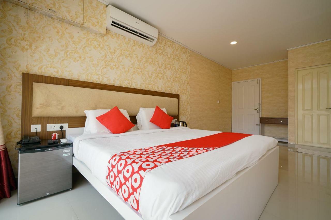 Heaven Gardens Hotel Kochi Екстериор снимка