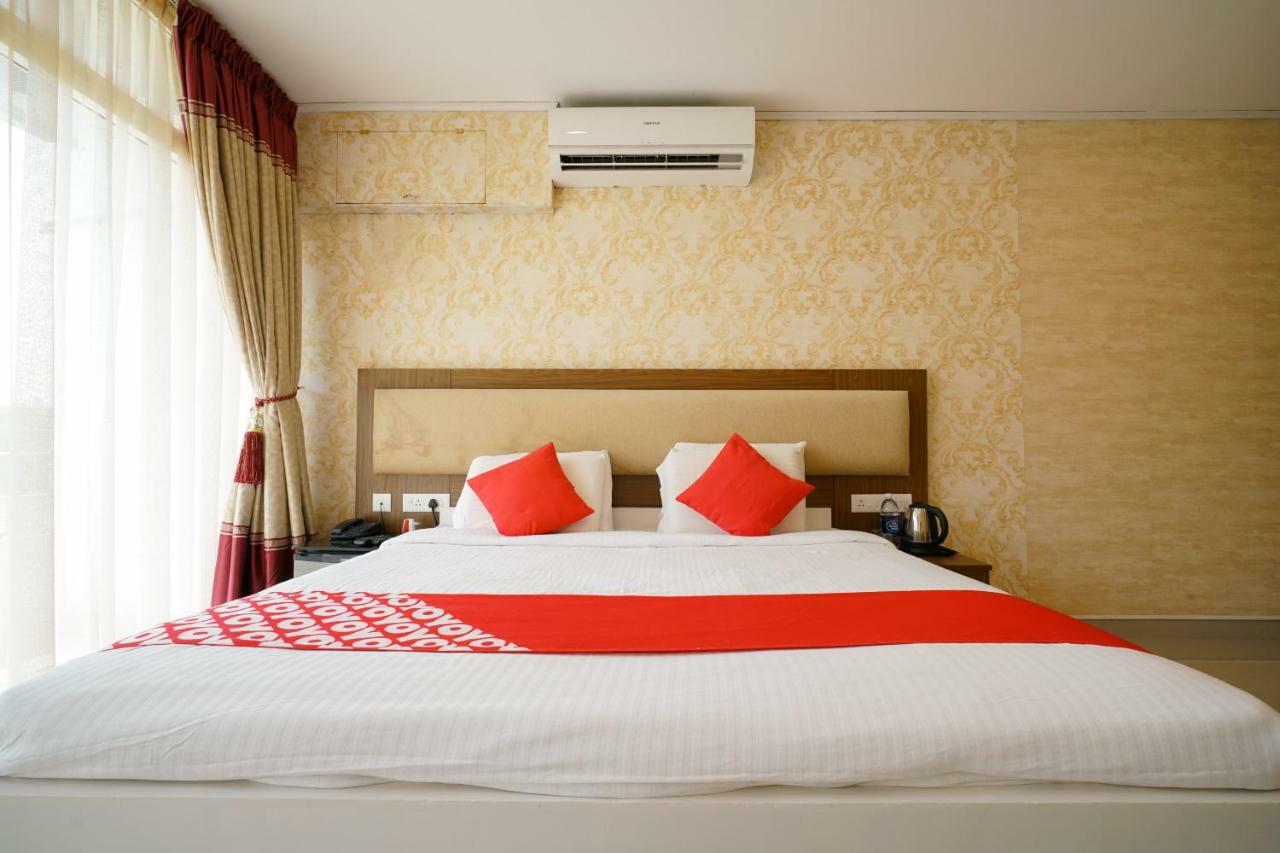Heaven Gardens Hotel Kochi Екстериор снимка