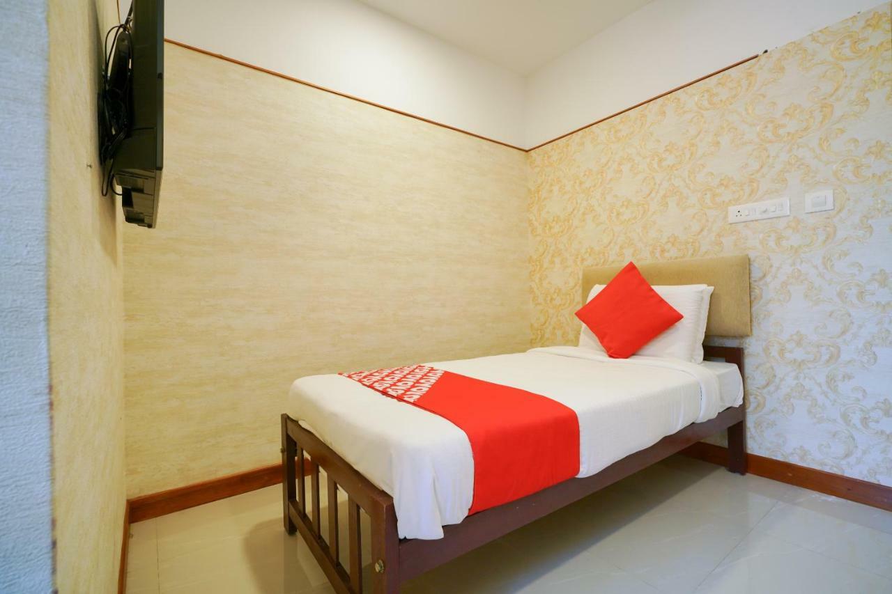 Heaven Gardens Hotel Kochi Екстериор снимка