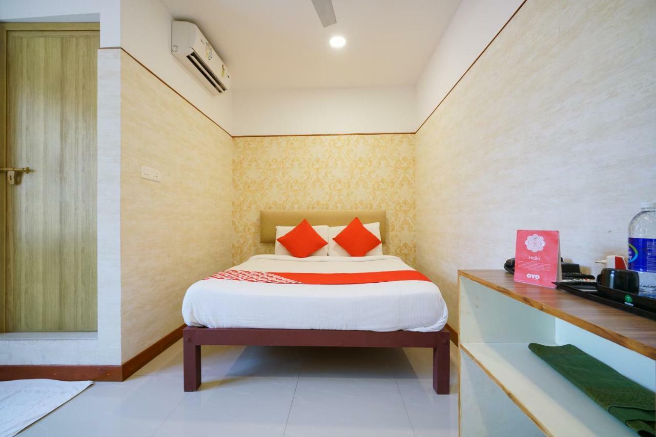 Heaven Gardens Hotel Kochi Екстериор снимка